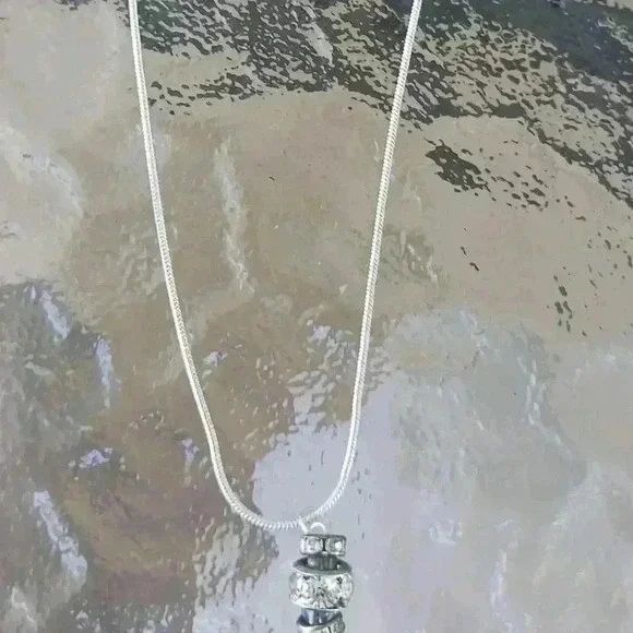 Handmade Fashion - Picture 2 of 3